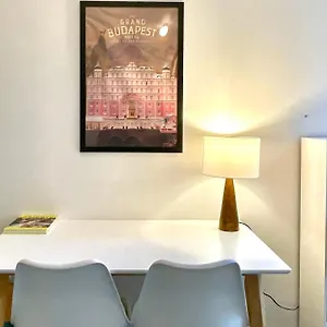 Charming Bright Sunny Near Canal St Martin Appartement